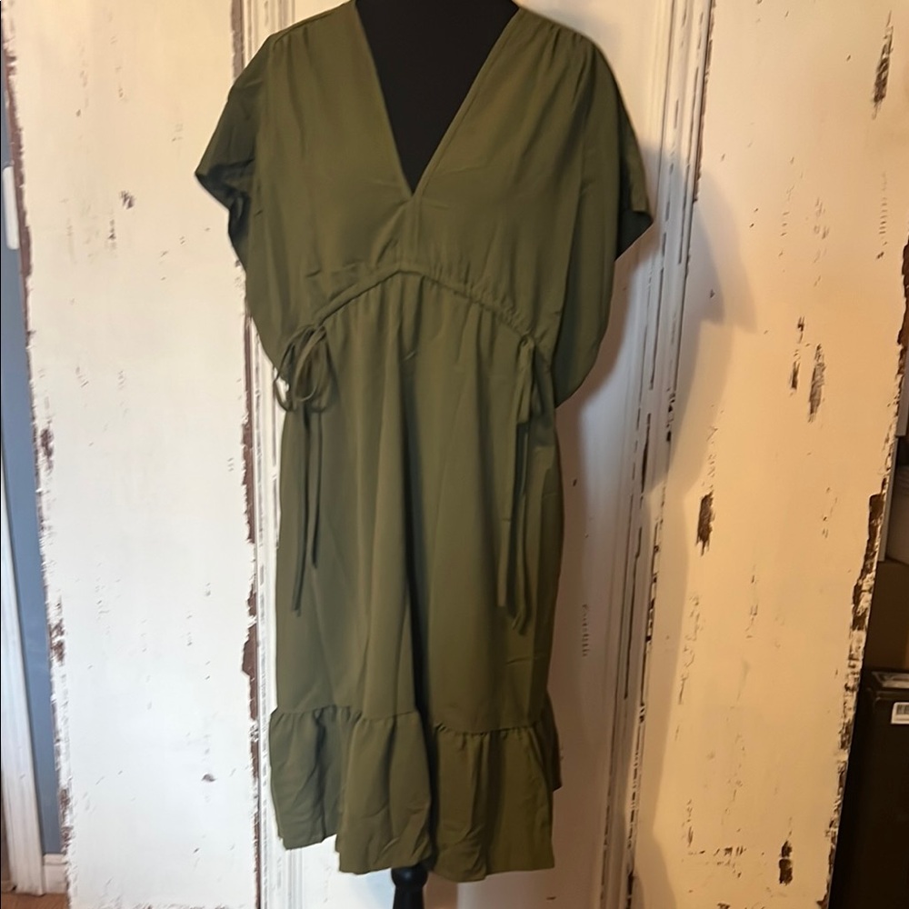 Green Ruched Midi Sundress with Dolman Sleeves